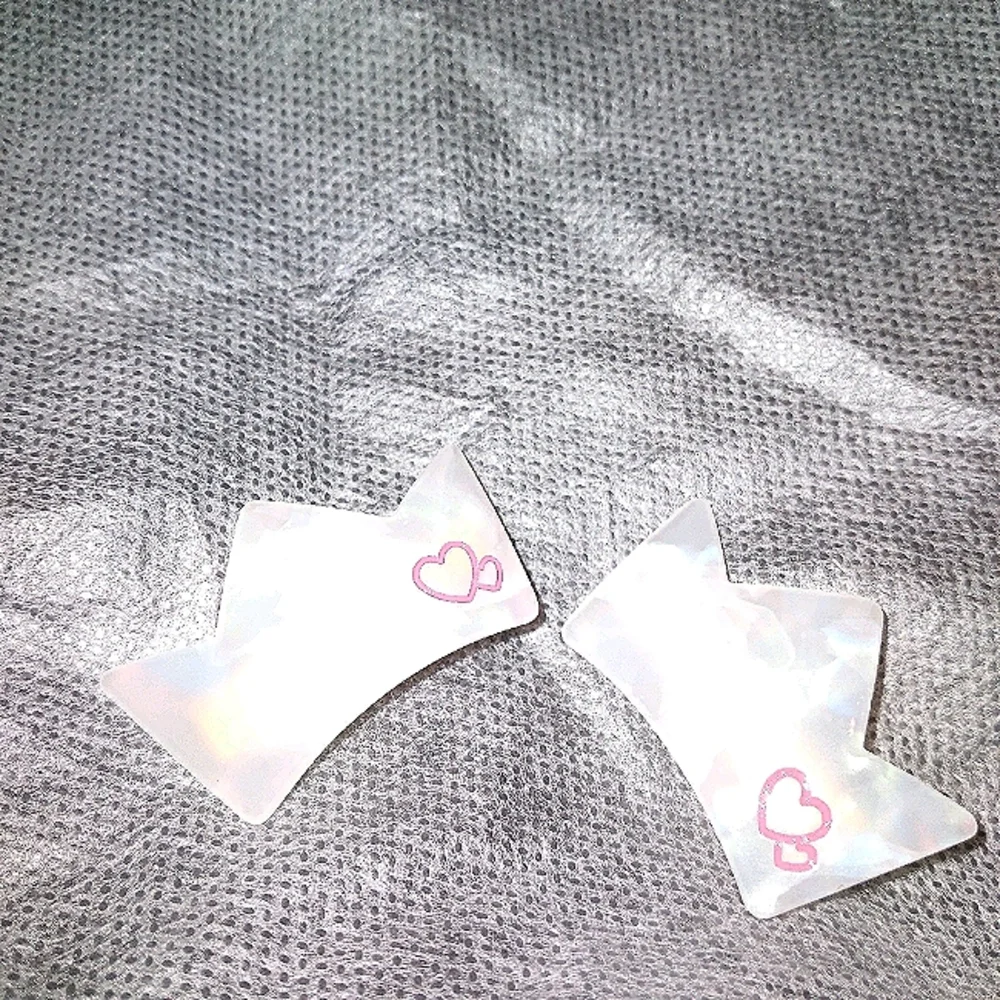 Pink crown hair clips